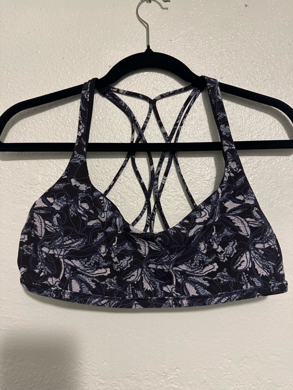 lululemon athletica Black,Blue and Gray Floral Strappy Sports Bra Size 12